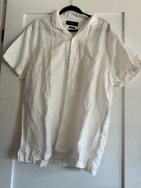 Abercrombie & Fitch White Linen Blend Short-Sleeve Button-Down Shirt